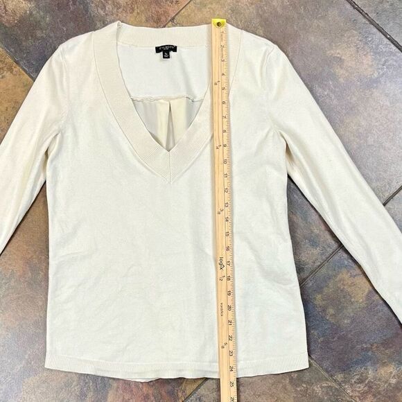Talbots Women's V-Neck Pullover Cream Sweater Petite Small - Picture 4 of 10